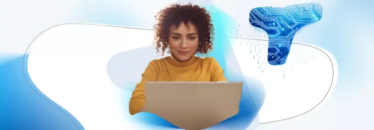 Frau am Computer vor Talent-Trends-Hintergrund